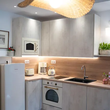 Olvio מלון דירות 4*